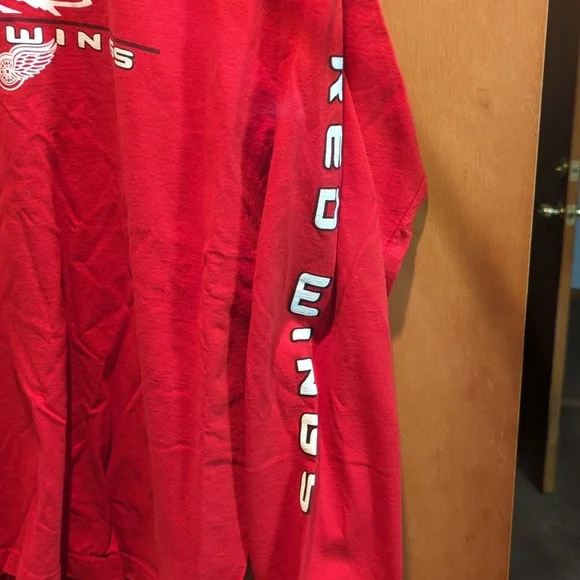 Detroit Redwings hockey t-shirt (Large) - Picture 3 of 6